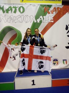 KARATE CLB GOLFO ARANCI MENDULA ORECCHIONI
