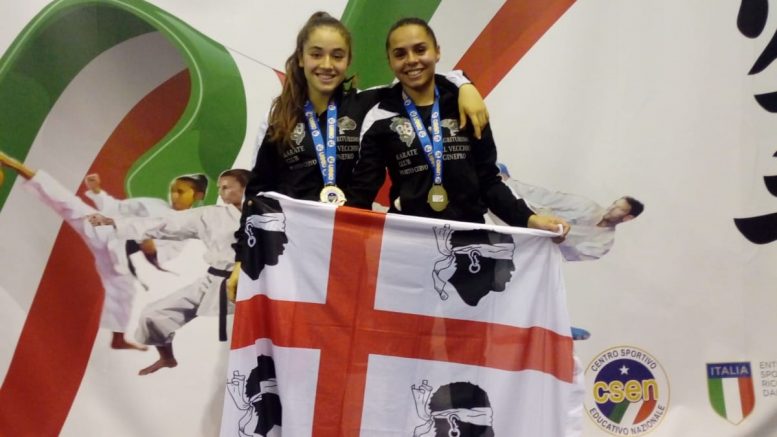 KARATE CLB GOLFO ARANCI MENDULA ORECCHIONI