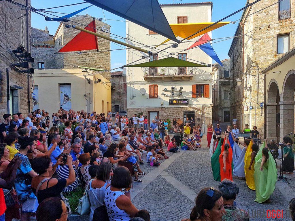 Il pubblico in piazza FABER