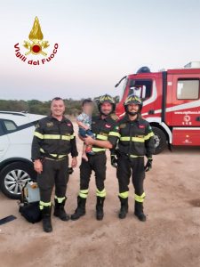 bimbo turista spagnolo costa smeralda