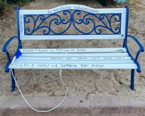 panchina sabbia spiaggia capo testa