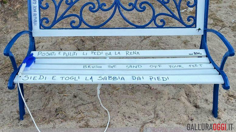 panchina sabbia spiaggia capo testa