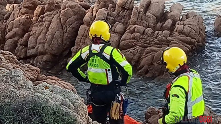 donna caduta scogli cannigione arzachena 5