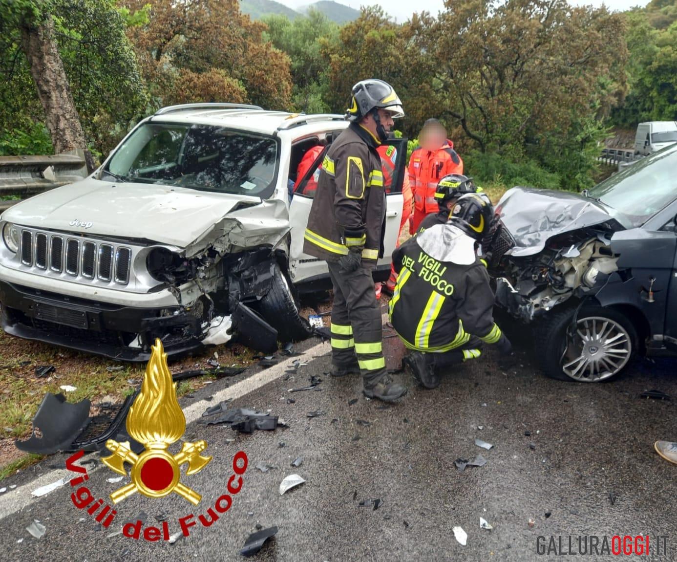 Violento incidente nelle curve tra Tempio e Bortigiadas, due feriti gravi