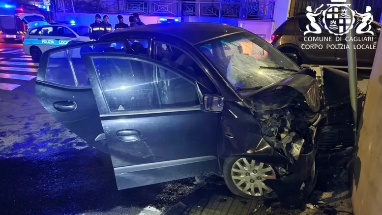 schianto incidente sardegna cagliari giovani