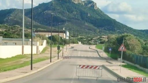 golfo aranci transenne strada