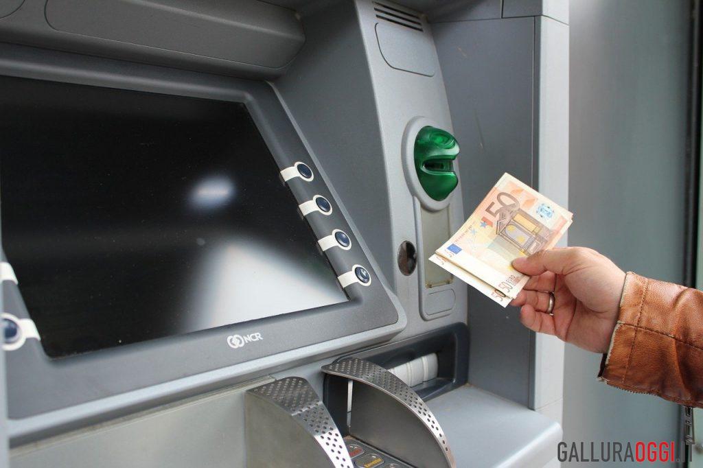 prelievo contanti atm