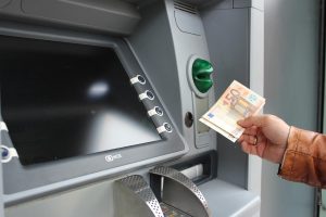 prelievo contanti atm
