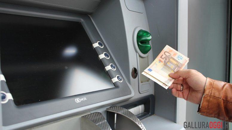 prelievo contanti atm