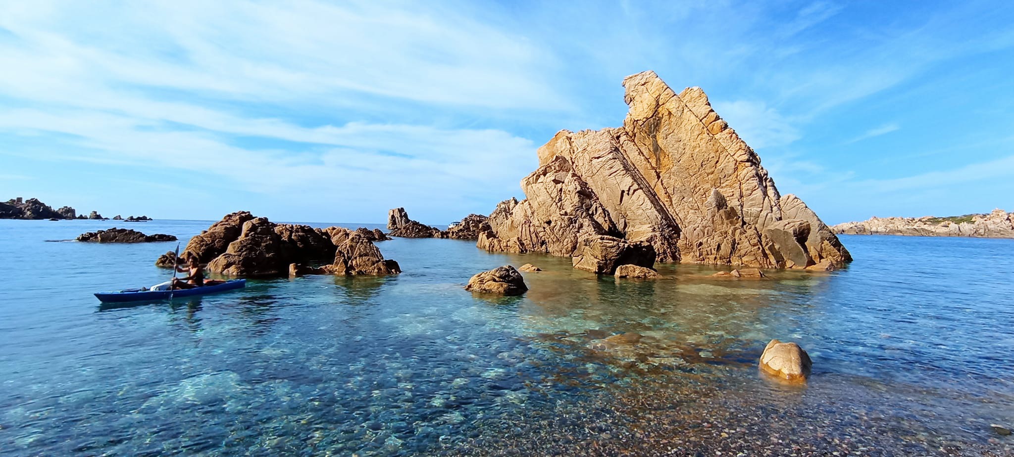 Kayak e trekking a Tinnari