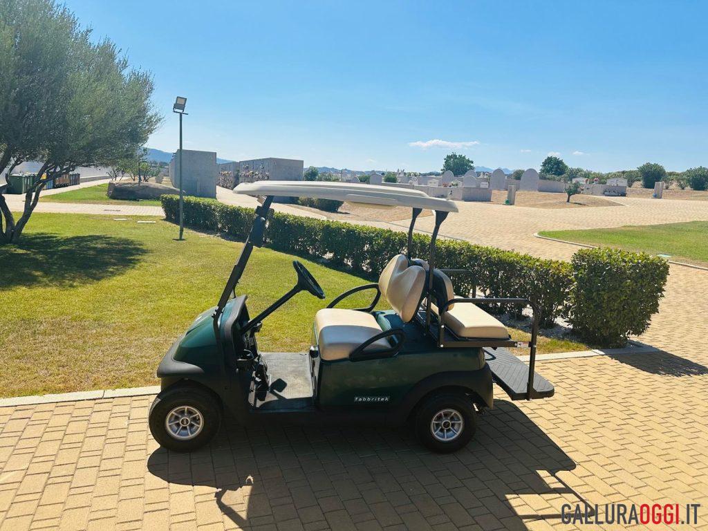 Al cimitero di Olbia una golf elettrica per anziani e disabili