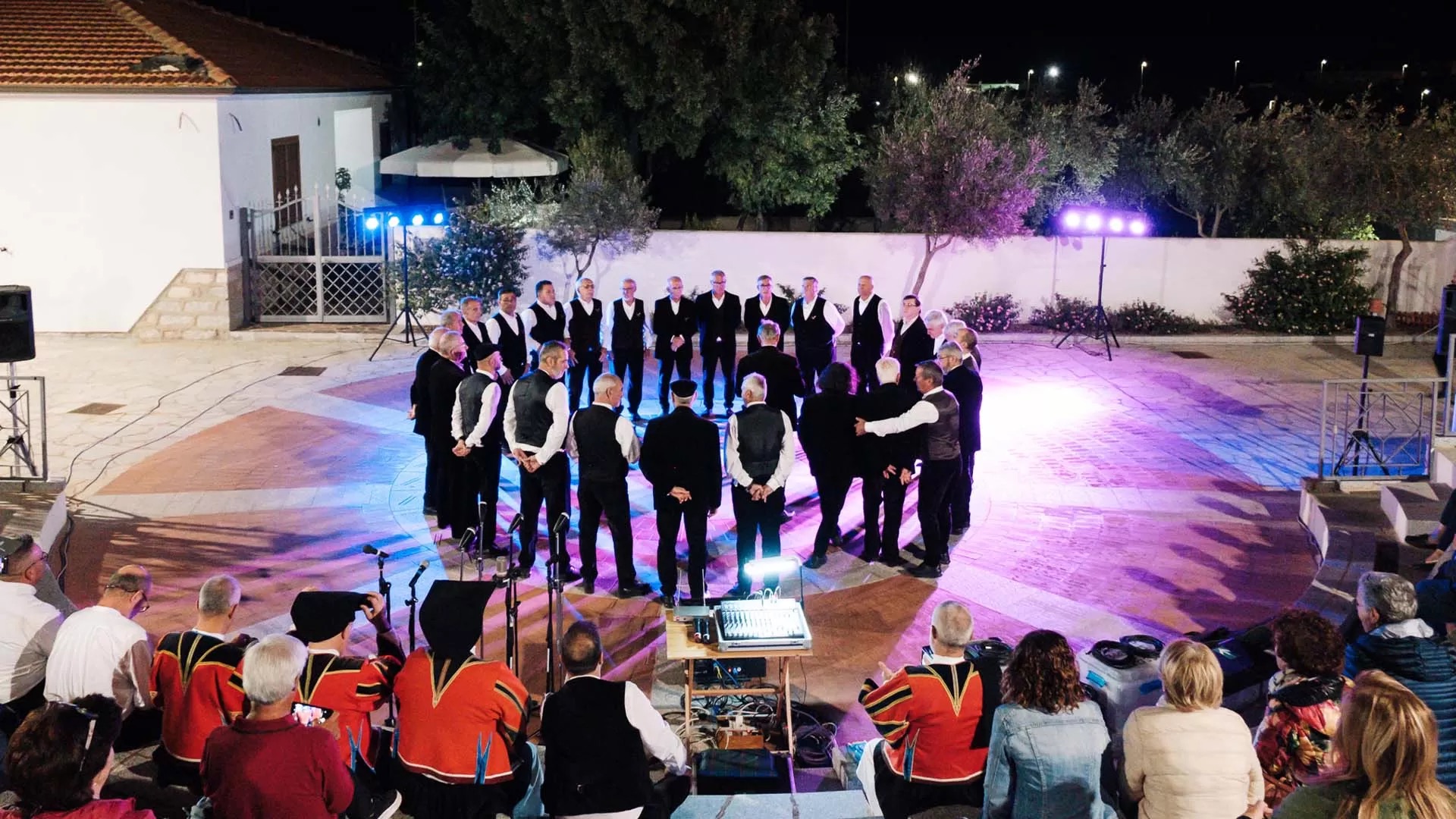 Simposio del Folklore Sardo a Golfo Aranci