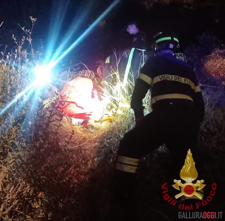 Grave incidente a Poltu Quatu, finisce con la moto sul guardrail e fa un volo di 10 metri