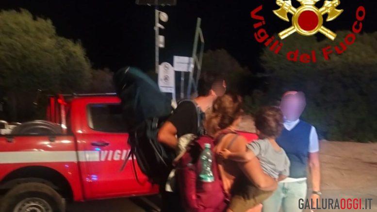 Si perdono nelle campagne di Arzachena, salvati dai vigili del fuoco