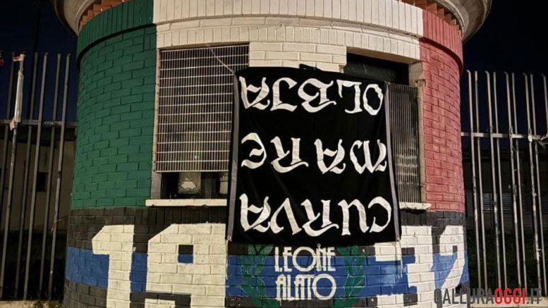 Striscione della Curva dell'Olbia capovolto, è polemica