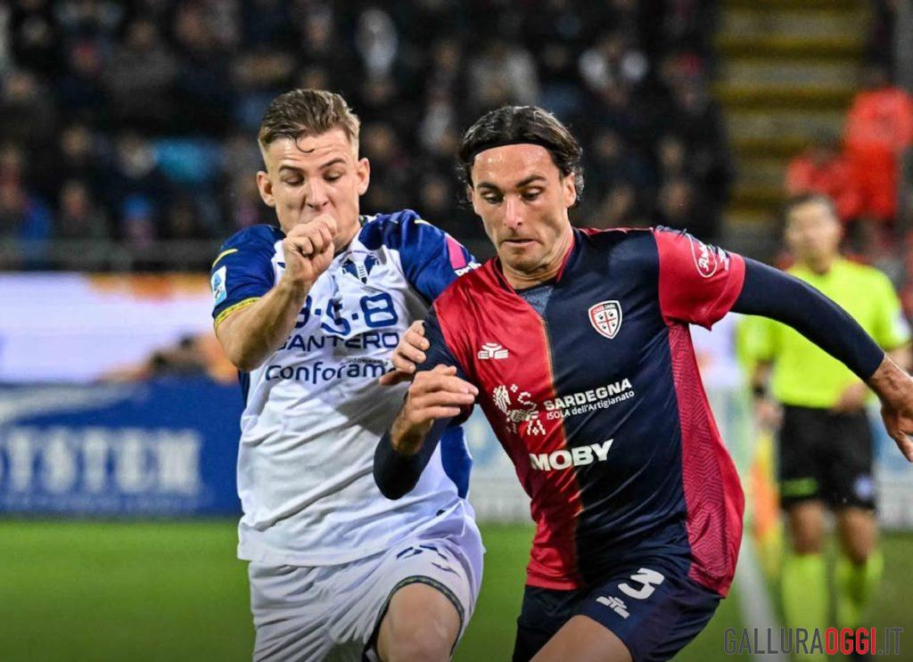 Augello in azione - Cagliari - Verona - Foto Cagliari Calcio