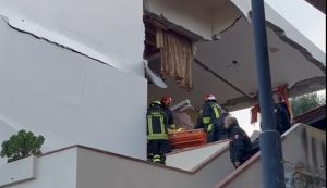 Esplode una bombola a Trinità d’Agultu, palazzina sventrata e un ferito