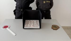 Sbarca a Olbia con 100 ovuli di cocaina, arrestato
