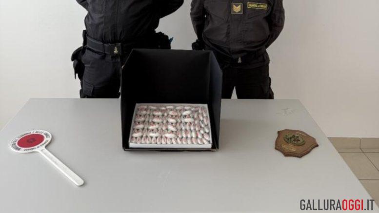 Sbarca a Olbia con 100 ovuli di cocaina, arrestato