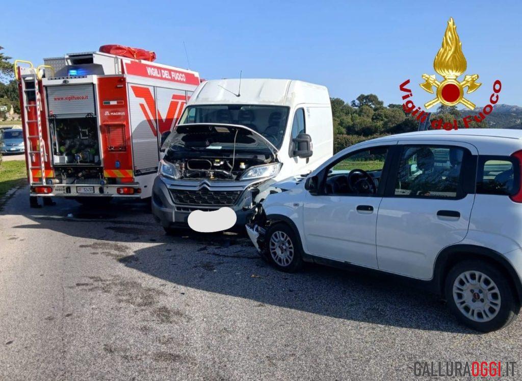 Scontro frontale all'ingresso di Luras, ci sono diversi feriti