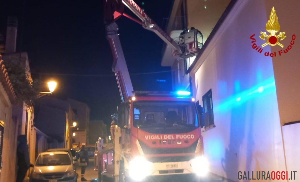 Vento forte in Gallura, alberi e tetti danneggiati