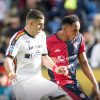 Krstic e Mina in azione durante Cagliari-Lecce - Foto Cagliari Calcio