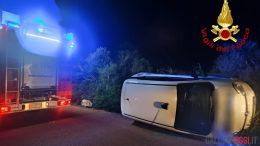 Perde il controllo dell'auto che si ribalta, un ferito a Caprera