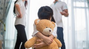 maltrattamenti olbia contro la moglie e il figlio minore