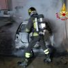 Incendio a La Maddalena, auto distrutta dalle fiamme