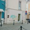 Graffiti e scritte nel centro di Olbia, mobilitate tutte le Forze dell'Ordine