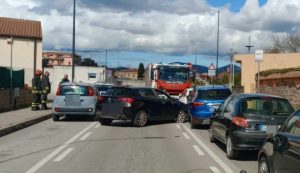 Incidente nel centro di Olbia, coinvolte quattro auto