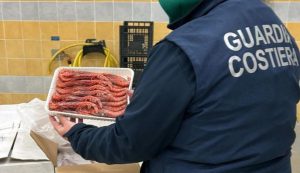 Sequestrati oltre 200 chili di gamberi a Golfo Aranci
