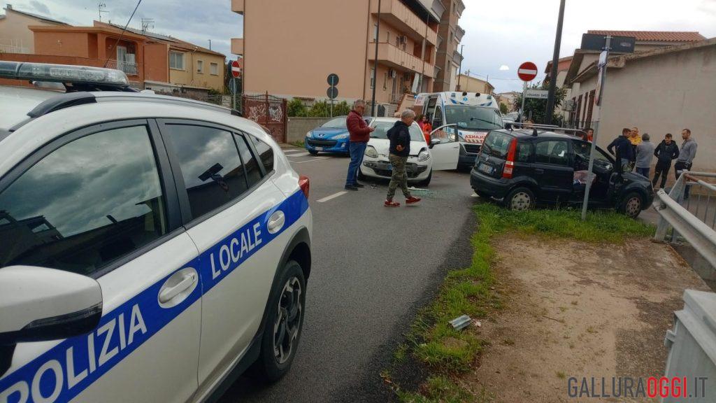 Violento incidente nel centro di Olbia, un ferito
