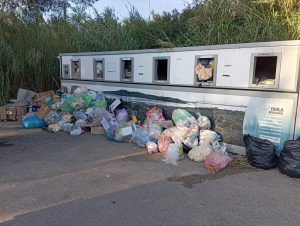 A Santa Teresa rifiuti fuori controllo, ecoisole in grave crisi