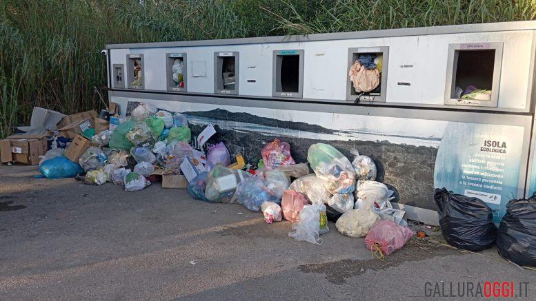 A Santa Teresa rifiuti fuori controllo, ecoisole in grave crisi