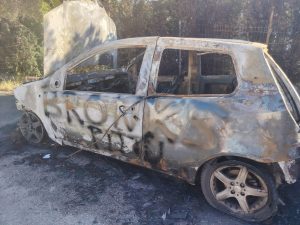Degrado a Olbia, auto incendiata a Pittulongu abbandonata da mesi