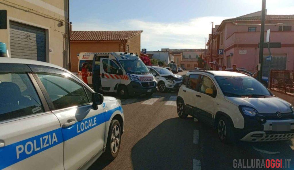 Incidente all'incrocio di Olbia, ci sono feriti