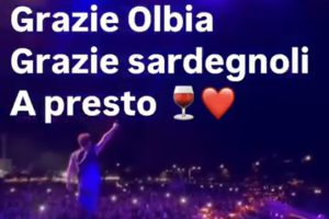 Fabrizio Moro polemiche concerto San Simplicio: "grazie Olbia, grazie sardegnoli"