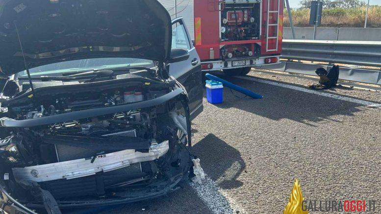 Brutto incidente sulla strada per Oschiri, un ferito