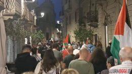 Tempio scende in piazza per Gaza, fiaccole e silenzio per la pace