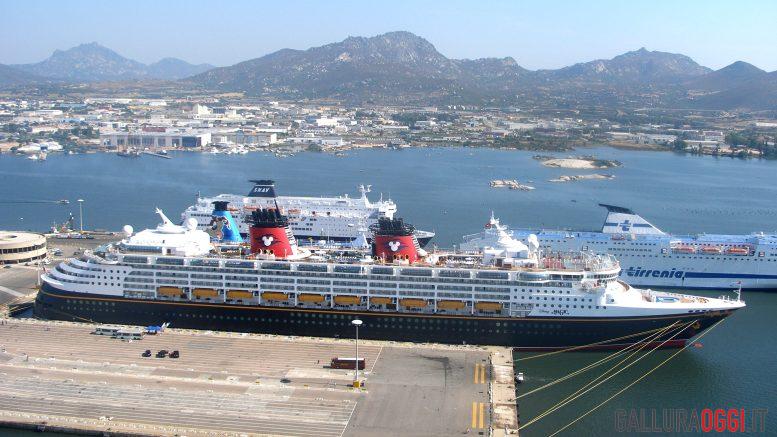 porto di olbia traghetti banchina crociera navi