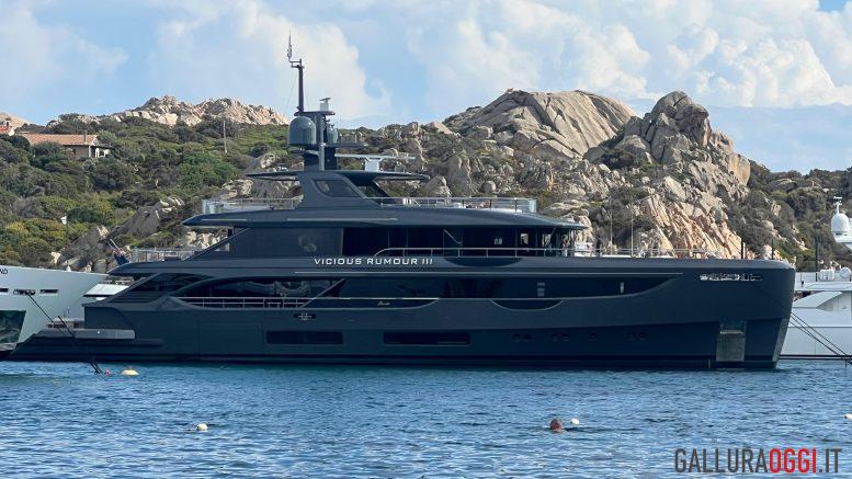 A La Maddalena il mega yacht Vicious Rumor di Tony Defelice