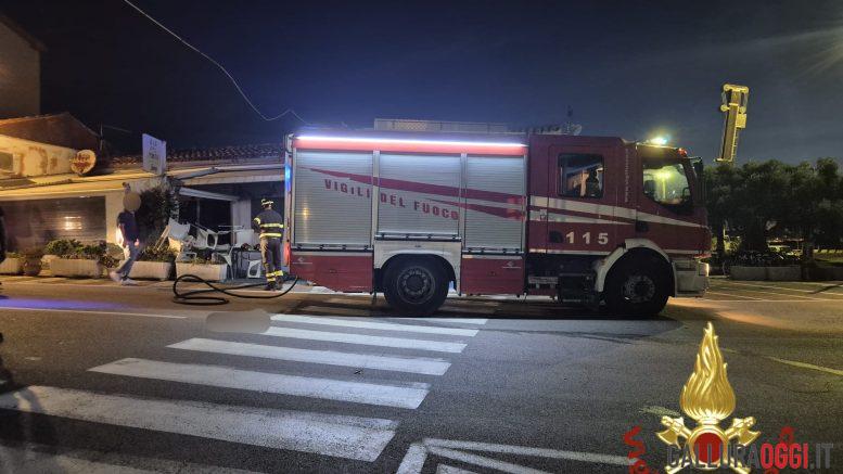 Incendio nel bar del porto di Palau