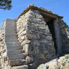 Storia e coraggio sull’isola di Spargi, tra roccia e memoria militare