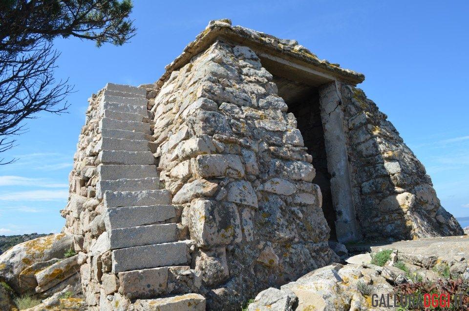 Storia e coraggio sull’isola di Spargi, tra roccia e memoria militare
