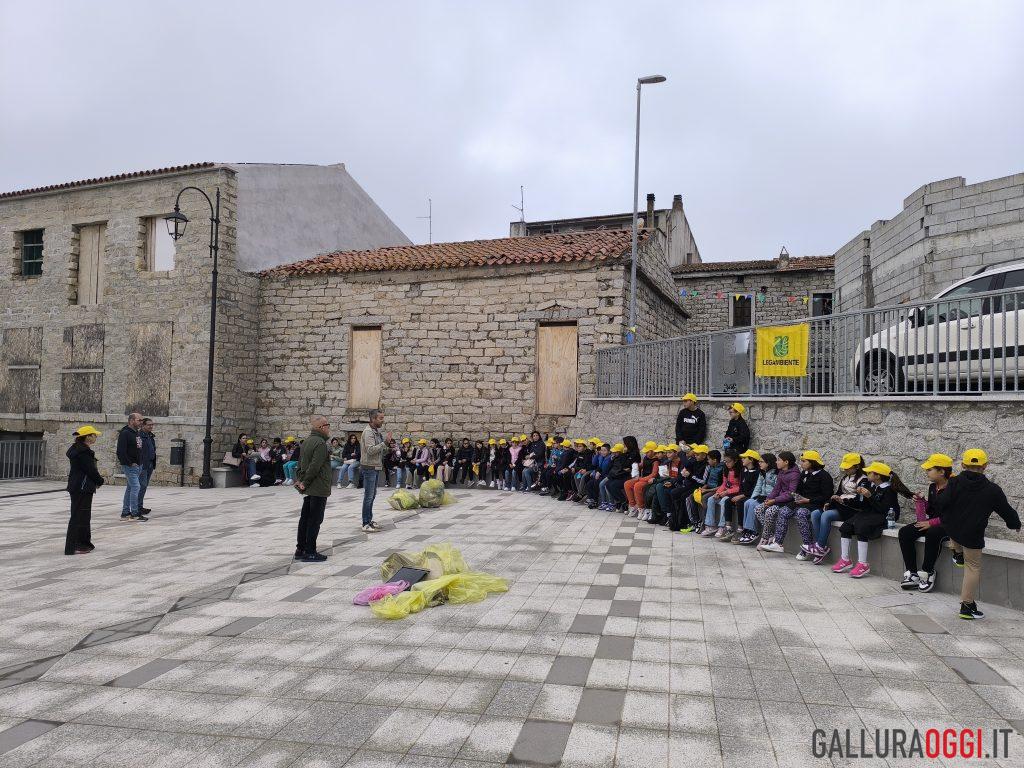 Studenti protagonisti di Puliamo il Mondo ad Alà dei Sardi