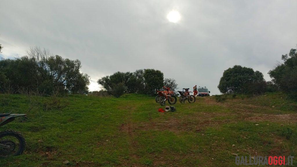 Gara di motocross a Olbia, ferito un giovane