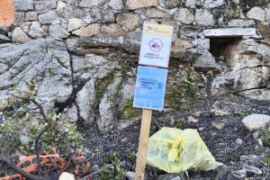 Il centro storico di Arzachena alle prese con gli incivili dei rifiuti