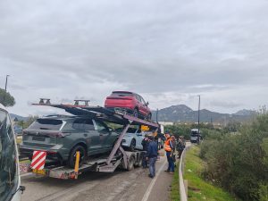 Auto scivola da bisarca a Olbia, sanzionato il conducente