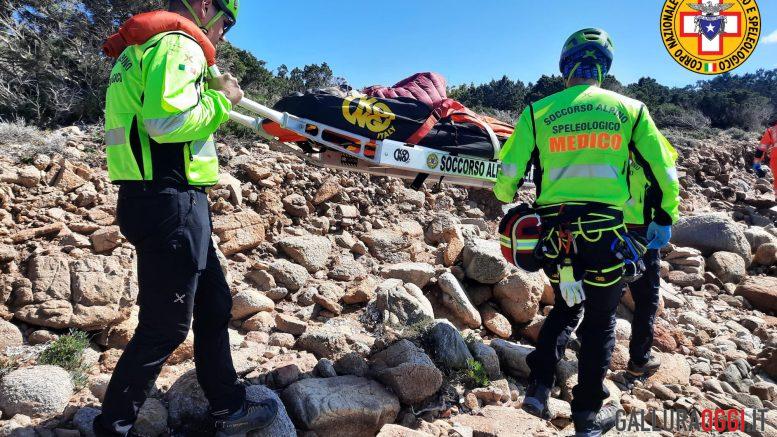 Cade durante un'escursione, soccorsi difficili a San Teodoro
